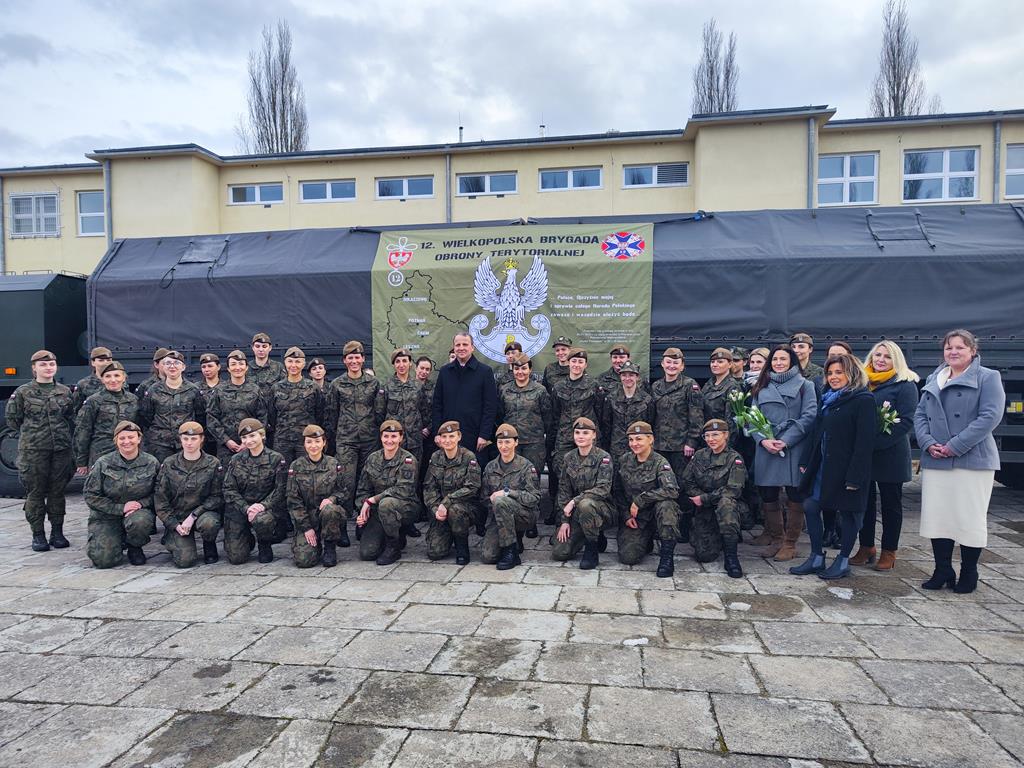Wojewoda spotkał się z żołnierzami WOT dolaszewo - Przemysław Stochaj - Radio Poznań