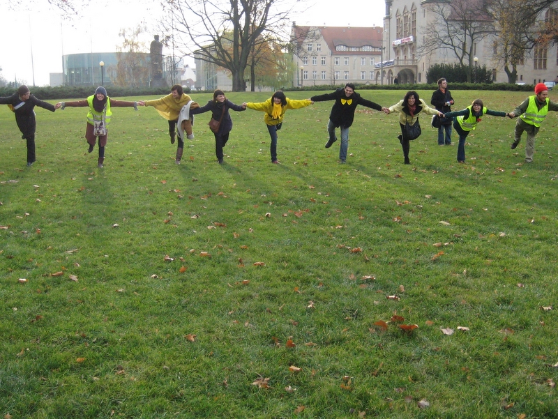 Jaskółka seniorów - happening - Jacek Butlewski