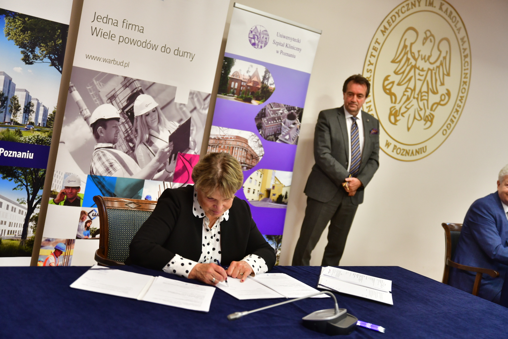 Podpisanie umowy na szpital uniwersytecki - Wojtek Wardejn