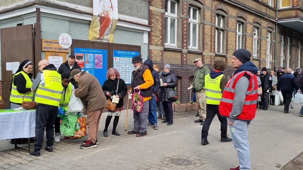 śniadanie wielkanocne caritas - Magdalena Konieczna - Radio Poznań
