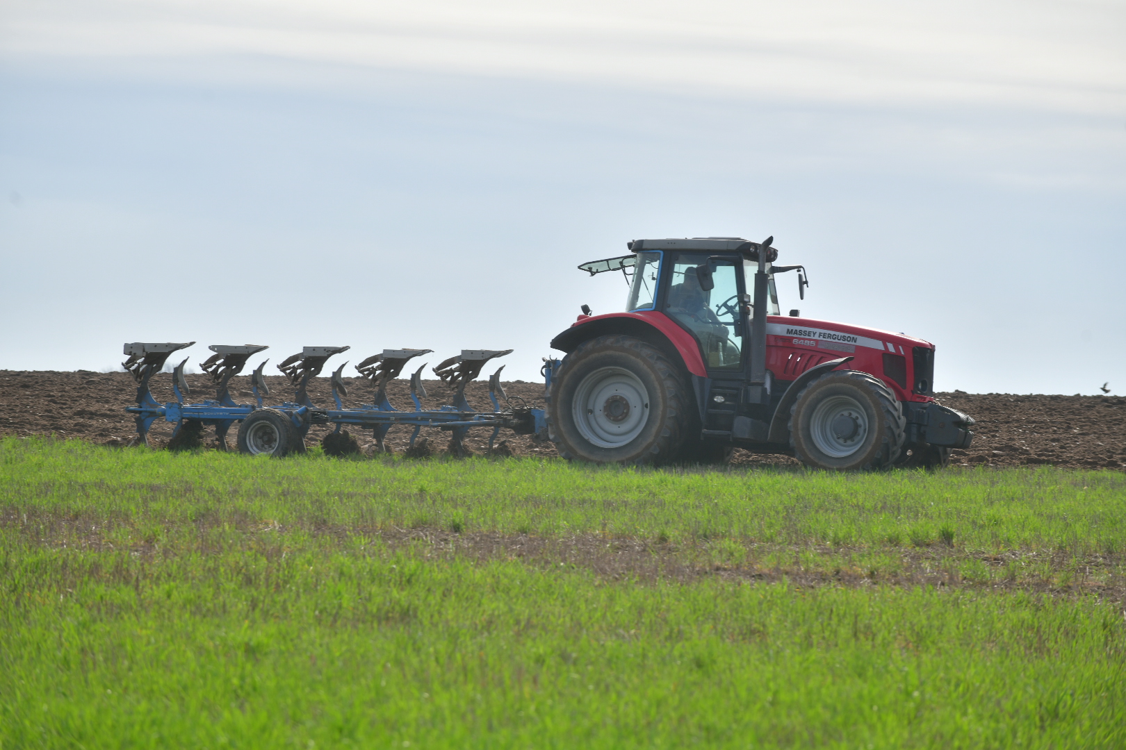 rolnicze rolnik traktor ciągnik pole orka - Wojtek Wardejn - Radio Poznań