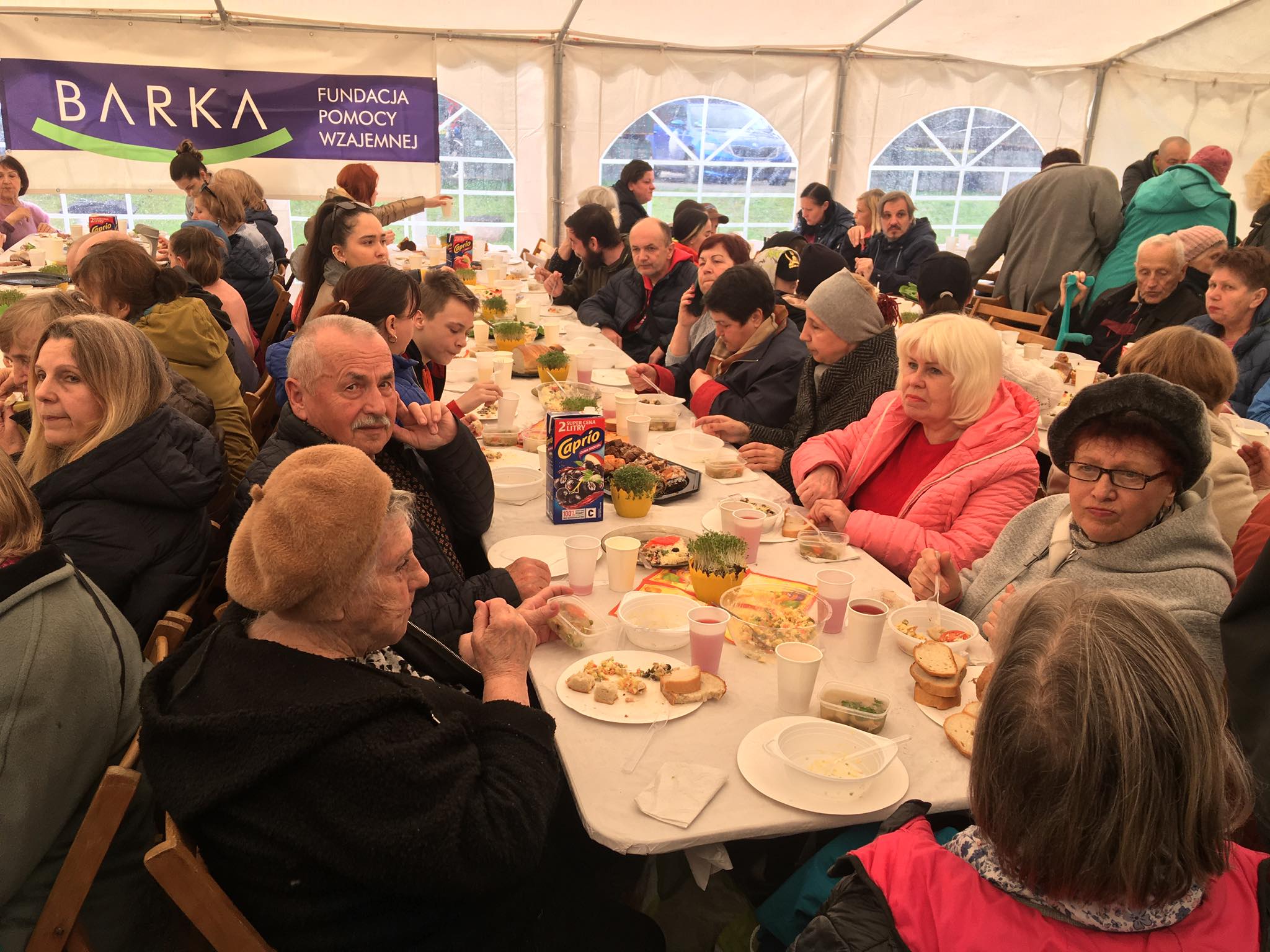 Śniadanie wielkanocne w Barce ukraińcy prawosławni śniadanie wielkanocne  - Jacek Butlewski - Radio Poznań