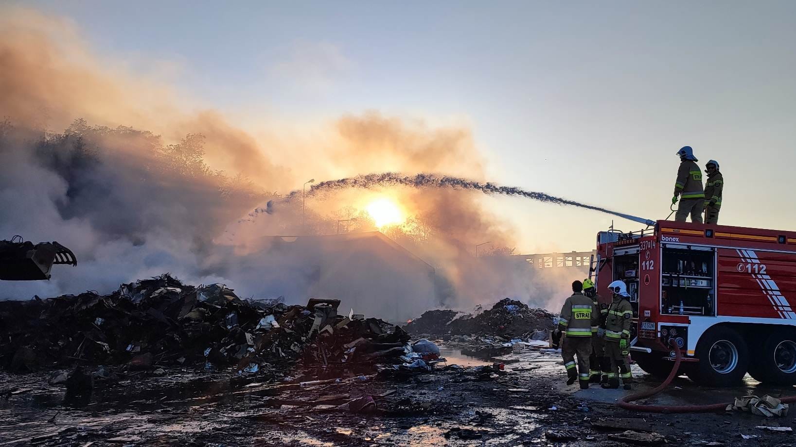 pożar wysypiska suchy las  - OSP SUCHY LAS