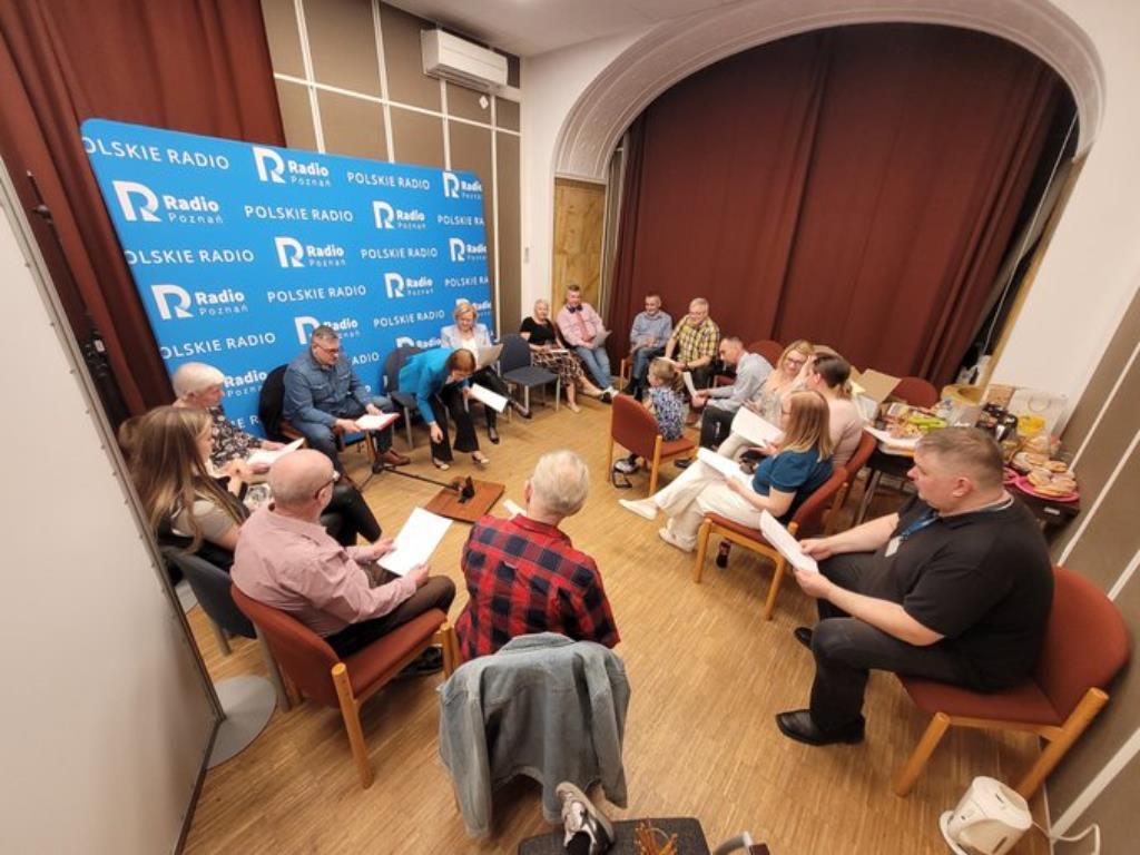 Sympatycy "Kalejdoskopu Medialnego" i aktorzy "Teatrzyku Twittera"  - Sympatycy "Kalejdoskopu Medialnego" i aktorzy "Teatrzyku Twittera" 