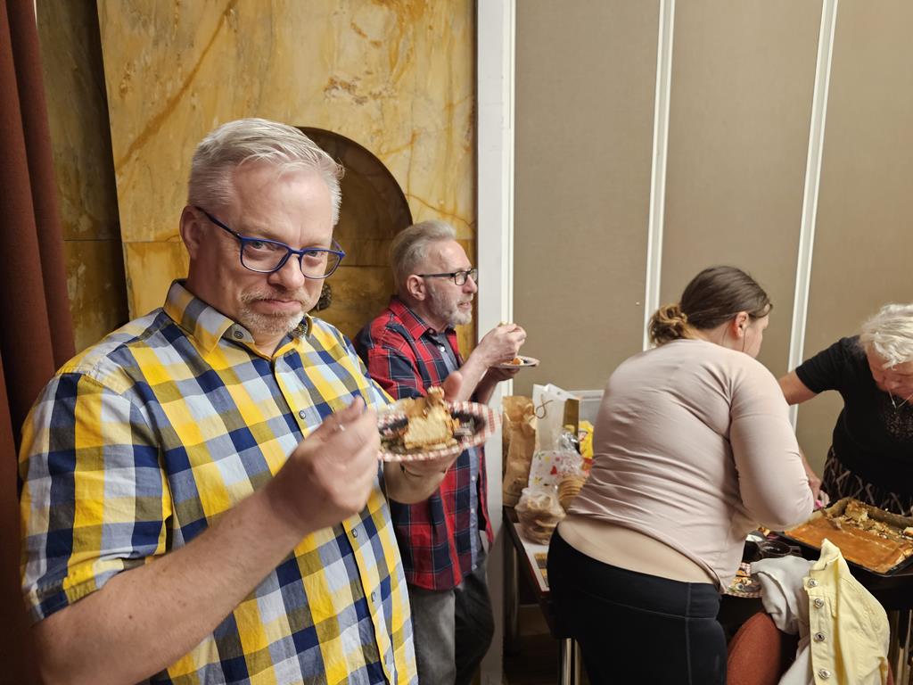 Sympatycy "Kalejdoskopu Medialnego" i aktorzy "Teatrzyku Twittera" 