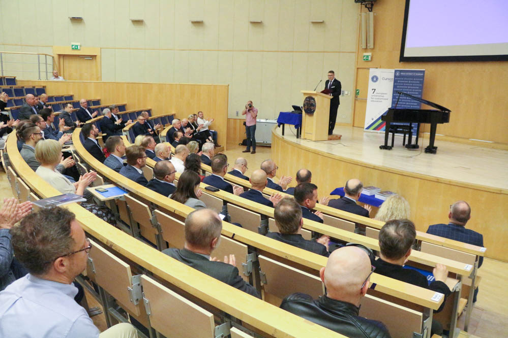 Centrum Sztucznej Inteligencji i Cyberbezpieczeństwa politechnika poznańska - Leon Bielewicz - Radio Poznań