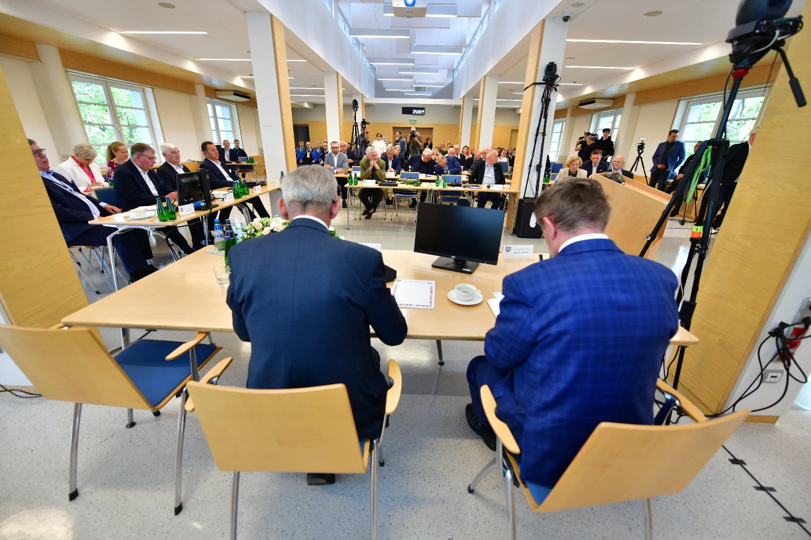 sesja rady powiatu poznańskiego rada powiatu - Wojtek Wardejn - Radio Poznań