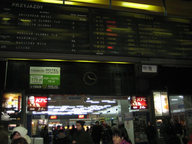 Tablica odjazdów - zepsuta - Magda Konieczna