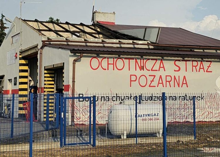 remiza zerwany dach - remiza.pl