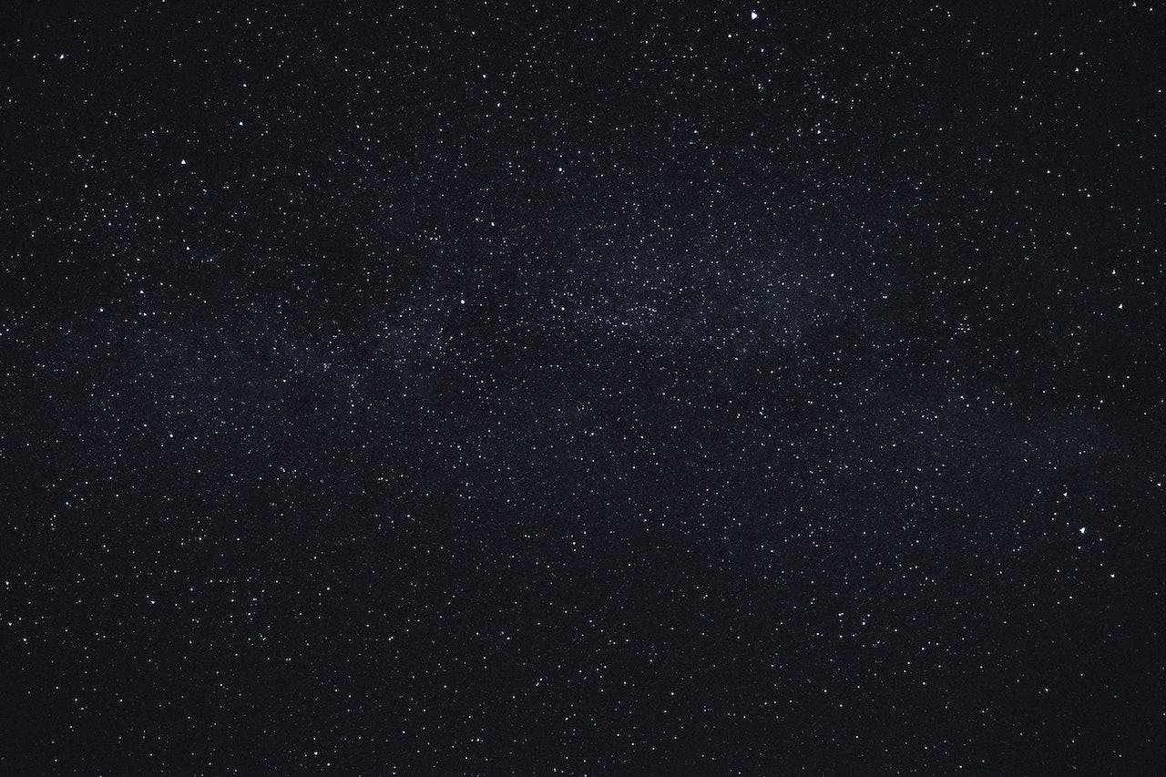niebo nocą gwiazdy - Pexels