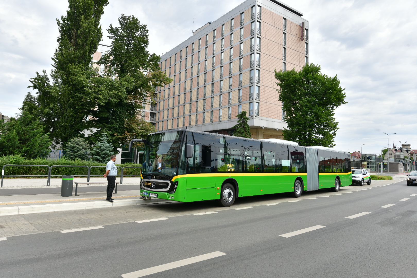 autobusy mercedes poznań  - Wojtek Wardejn - Radio Poznań