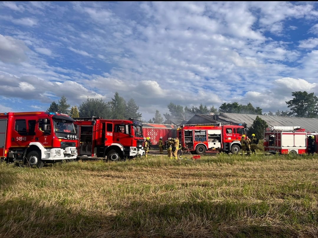 pożar hali kobyla góra - OSP Kobyla Góra