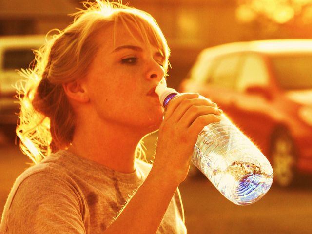 picie wody - D Sharon Pruitt/CC Flickr