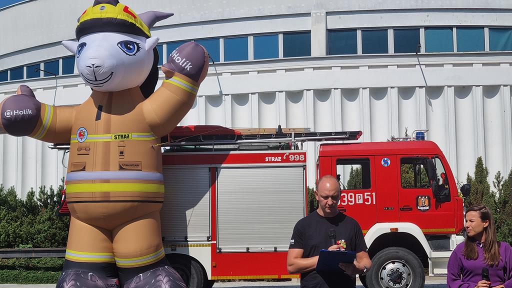 Zlot Czerwonych Samochodów - Magdalena Konieczna  - Radio Poznań