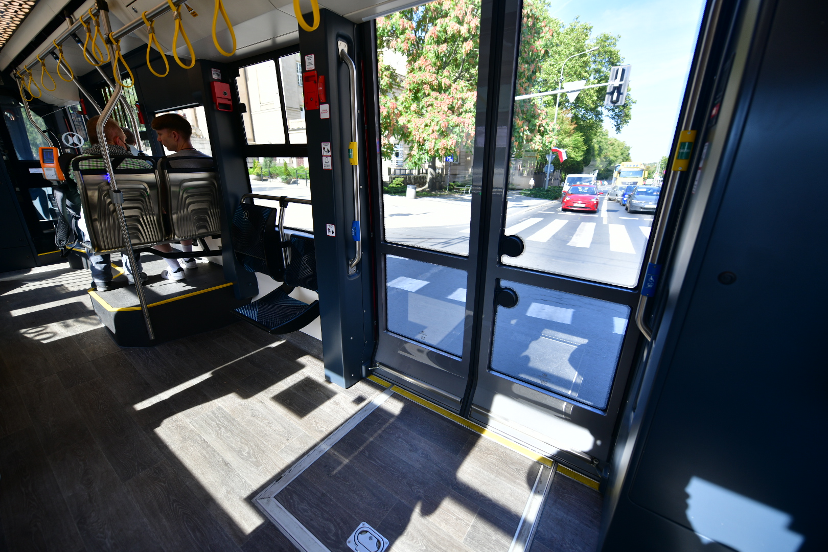 Moderus Gamma LF 05 AC mały tramwaj poznań - Wojtek Wardejn - Radio Poznań