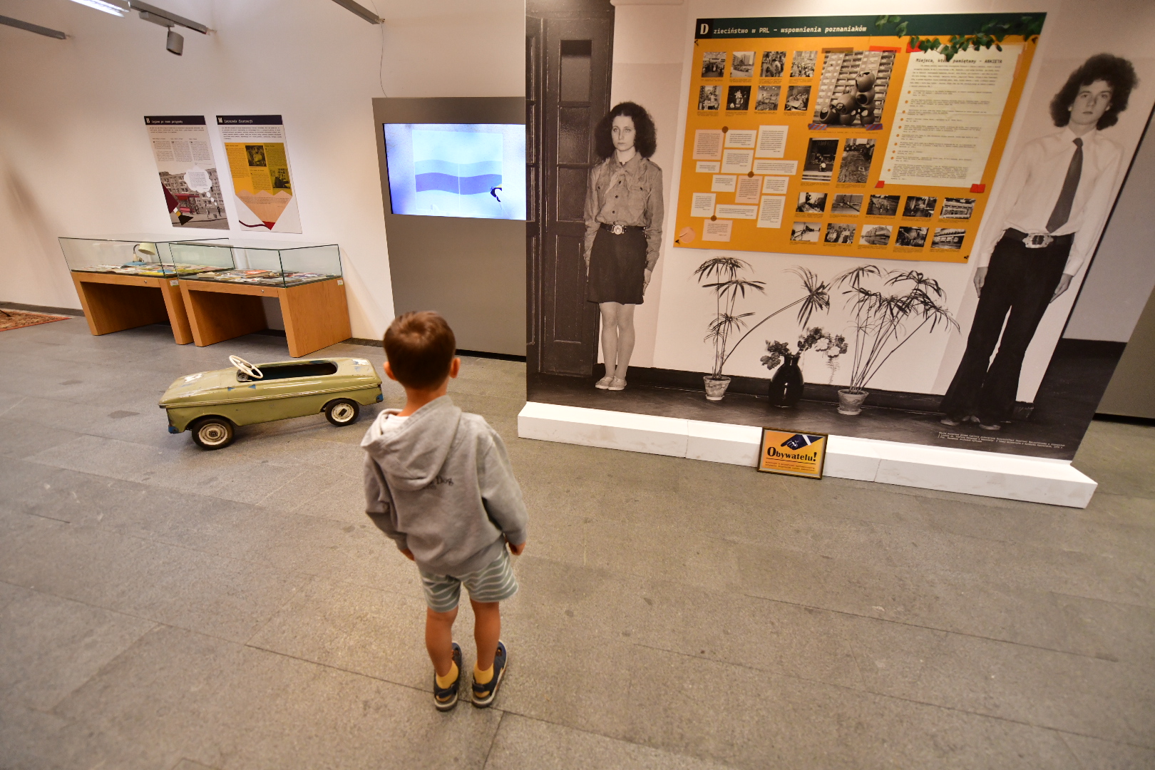 wystawa powrót do dzieciństwa biblioteka raczyńskich  - Wojtek Wardejn - Radio Poznań