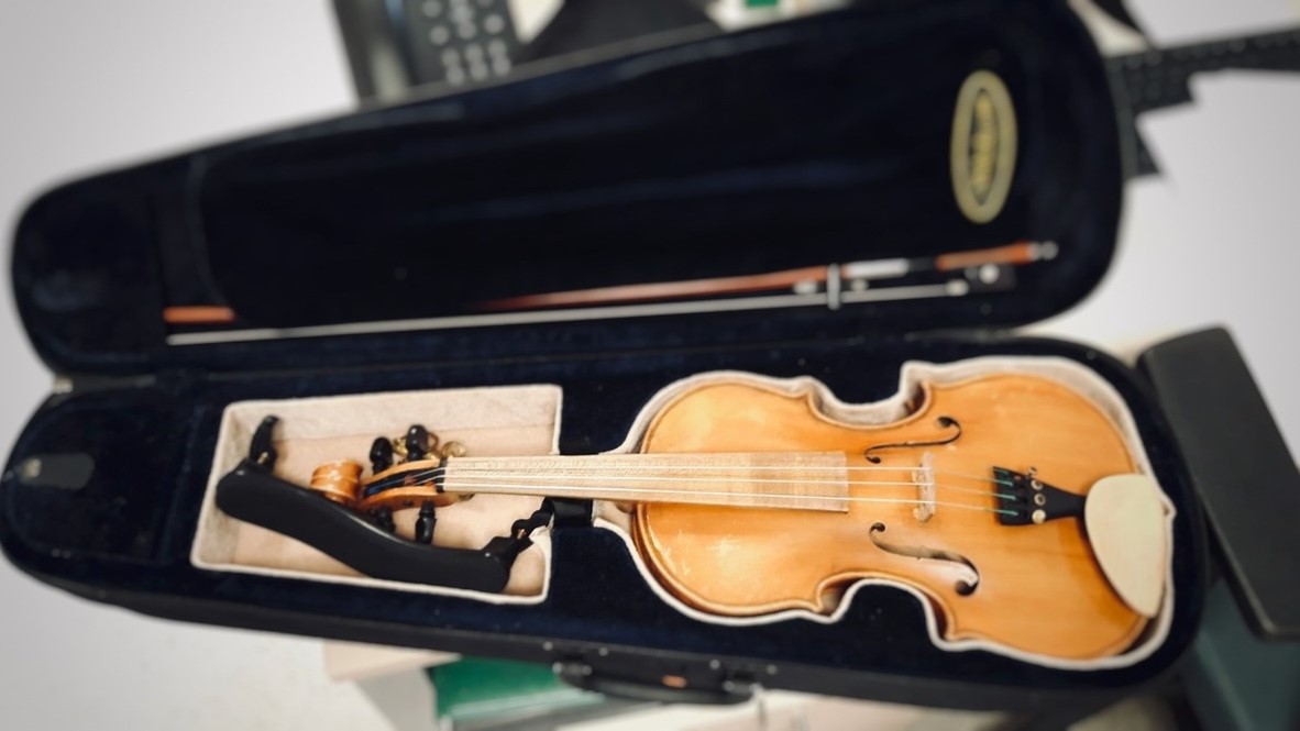 ukradzione skrzypce - KMP Poznań