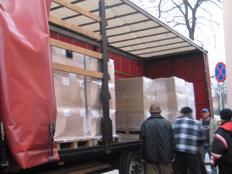 Tir z chlebem dla Caritasu - Wiesława Pinkowska