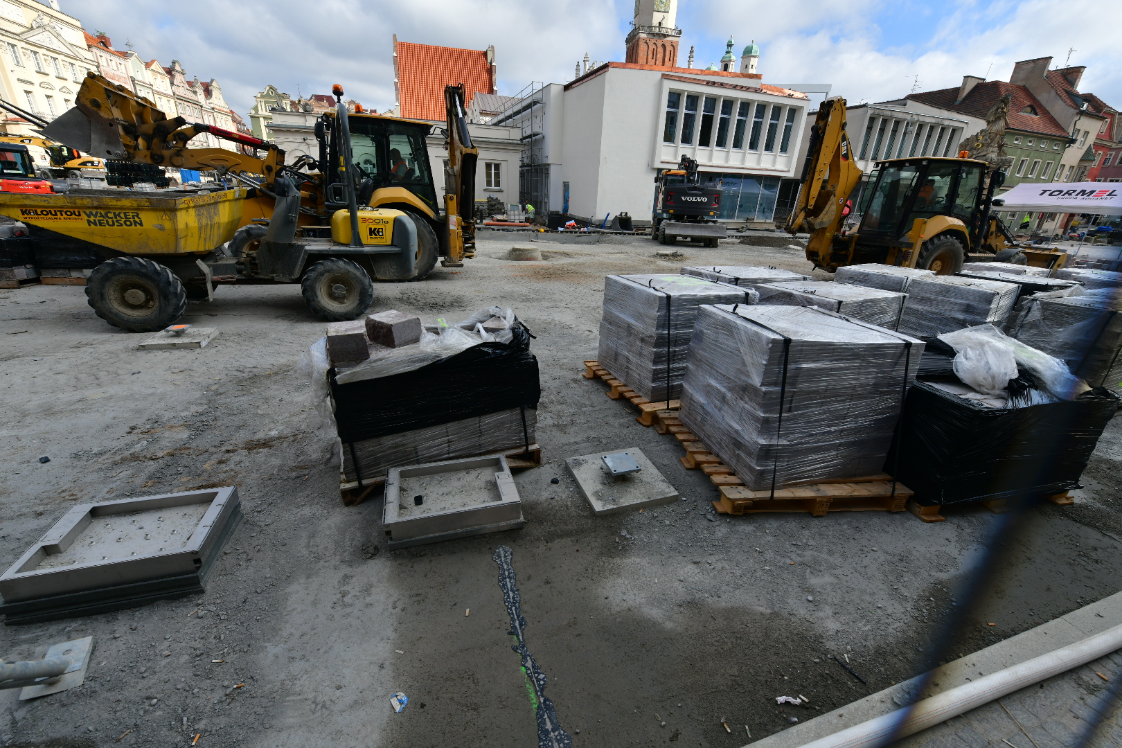 stary rynek w remoncie - Wojtek Wardejn - Radio Poznań