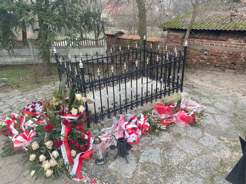 Bobrowski-3 - Fundacja Pomoc Polakom na Wschodzie im. Jana Olszewskiego