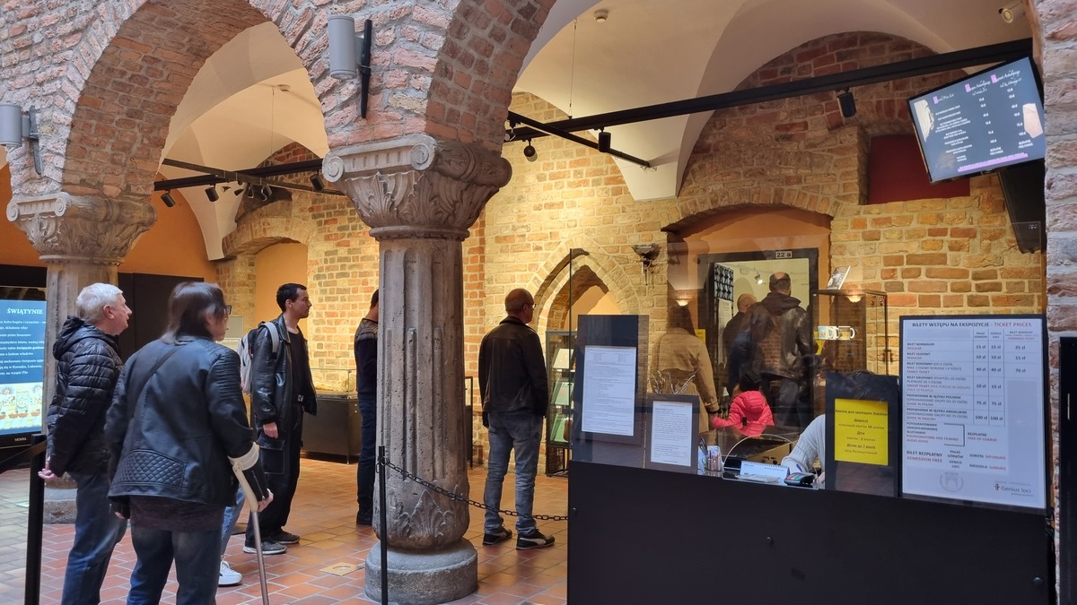 głosują w muzeum - Magdalena Konieczna - Radio Poznań