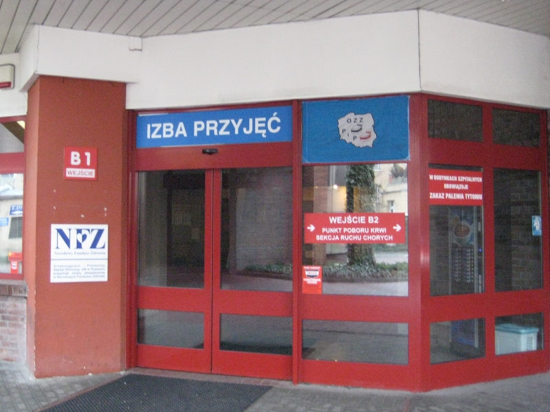 Izba Przyjęć w szpitalu - wejście - Radio Merkury