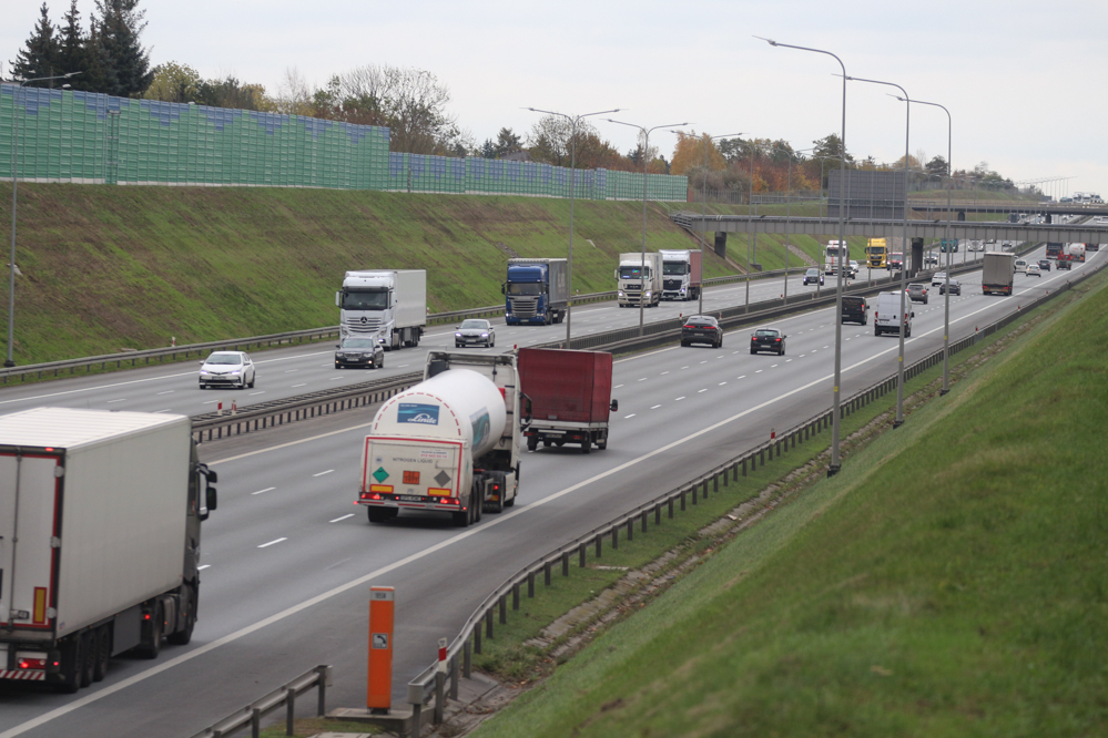 pomiar prędkości autostrada auta samochody - Leon Bielewicz - Radio Poznań