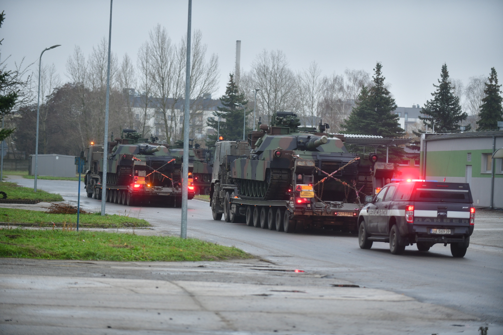 Abramsy w zakładach motoryzacyjnych wzmot - Wojtek Wardejn - Radio Poznań