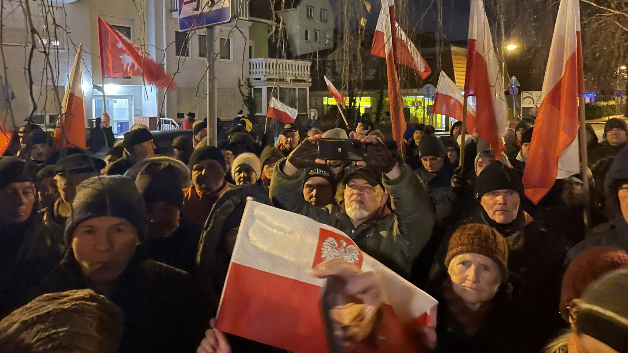 protest tvp poznań - TT: Bartłomiej Wróblewski