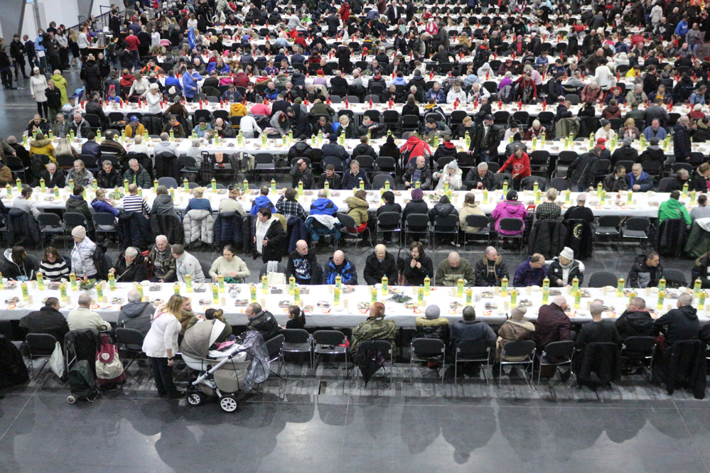 wigilia caritas wigilia na targach - Leon Bielewicz  - Radio Poznań