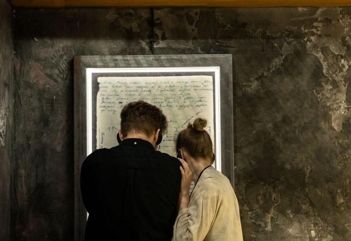 Wystawa polin Wokół nas morze ognia - M. JAŹWIECKI  - MUZEUM HISTORII ŻYDÓW POLSKICH