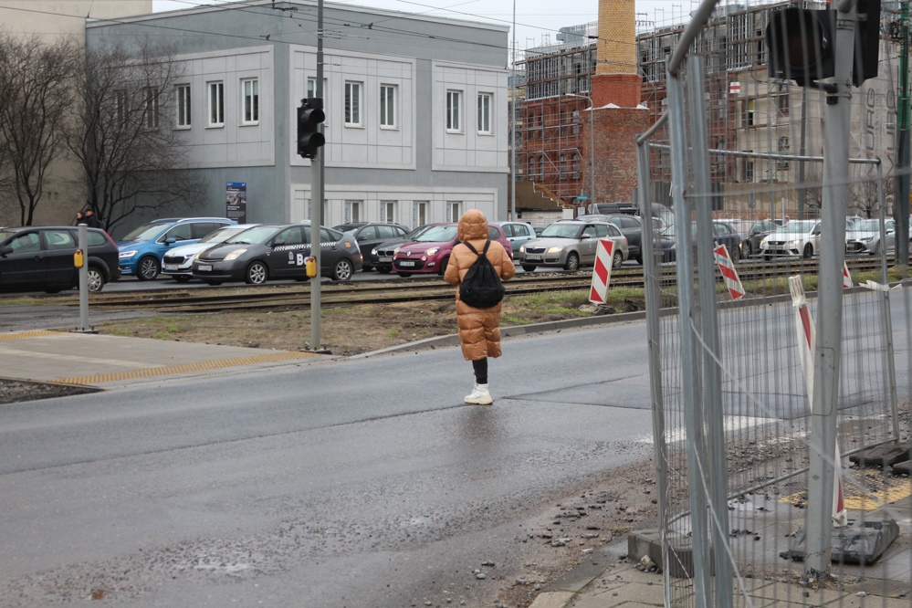  budowa drogi rowerowej wzdłuż ulicy Estkowskiego w Poznaniu przejście dla pieszych estkowskiego - Leon Bielewicz  - Radio Poznań