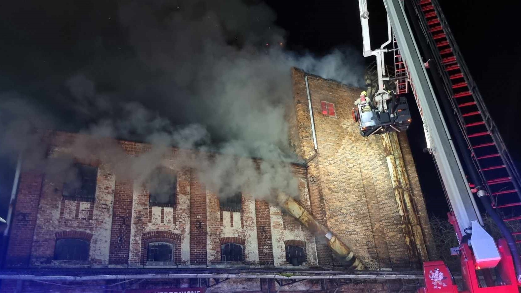 pożar młyna mosina - Heavy Rescue SGRT OSP Mosina