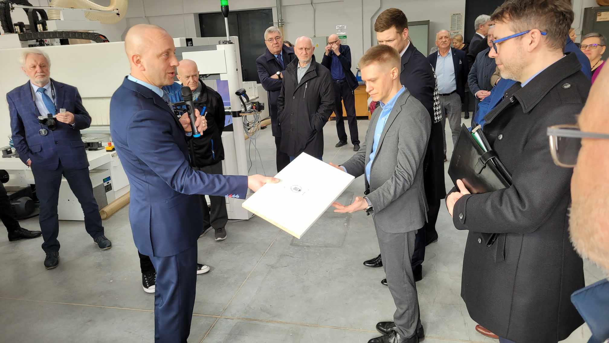 uniwersytet przyrodniczy laboratorium drewo - Krzysztof Polasik - Radio Poznań