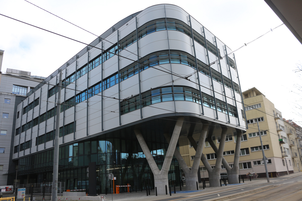 nowy budynek wco - Leon Bielewicz  - Radio Poznań