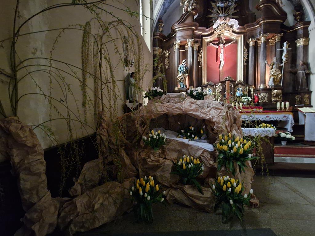 grób franciszkanów szamotuły - Grzegorz Ługawiak - Radio Poznań