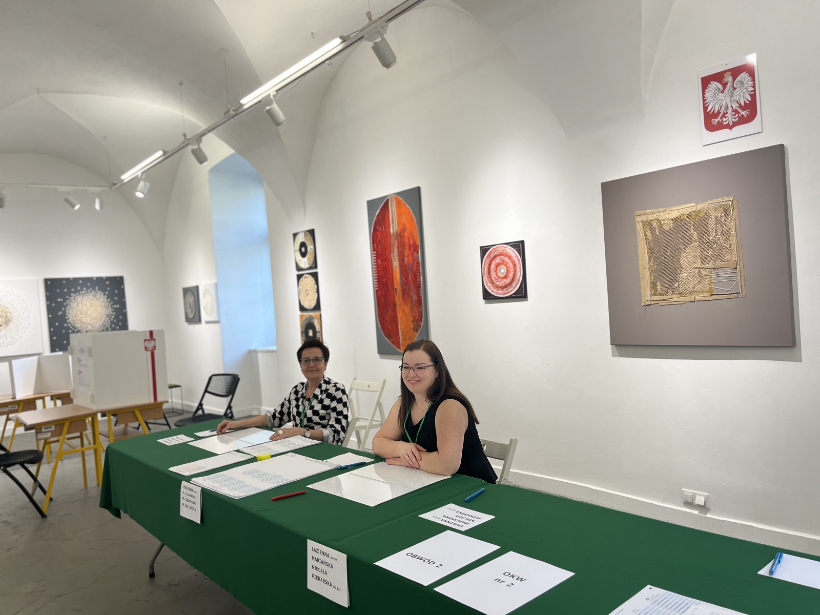 komisja w galerii sztuki - Danuta Synkiewicz