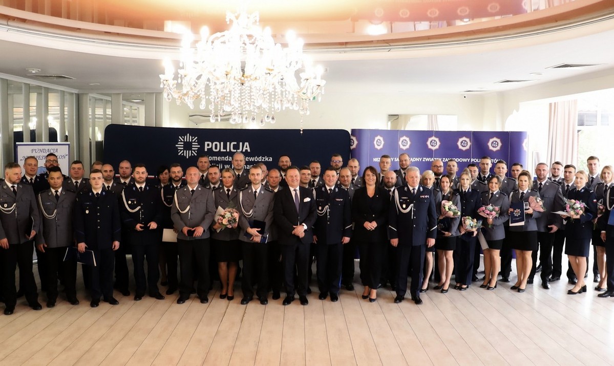 kryształowe gwiazdy - Policja