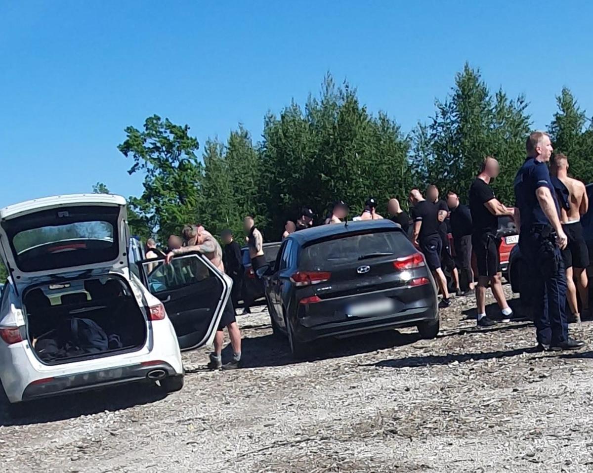 ustawka pseudokibice  - KWP