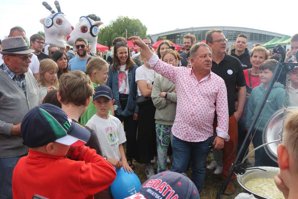 opalenica radio na twoich oczach - Leon Bielewicz