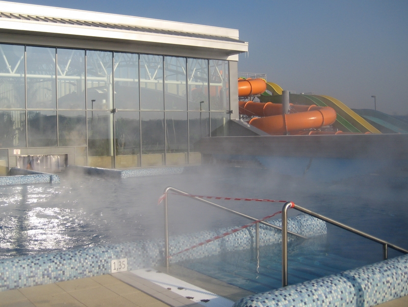 Termy Maltańskie - basen zewnętrzny - zima - Adam Michalkiewicz