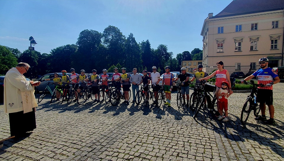Na rowerach wyruszyli do Czarnej Madonny Rowerowa Pielgrzymka Samorządowców na Jasną Górę - Powiat Kaliski