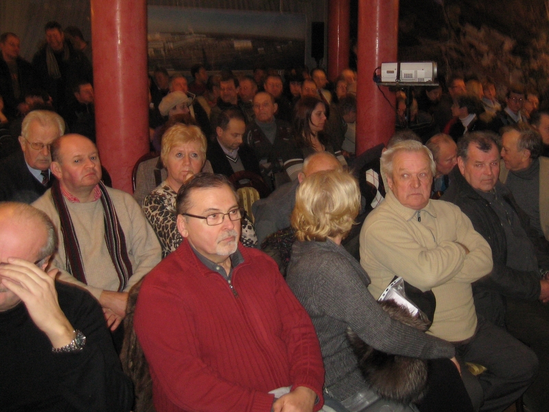 Mieszkańcy na spotkaniu ws. Volkswagena - Jacek Butlewski