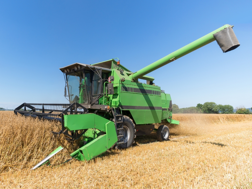 kombajn - Canva