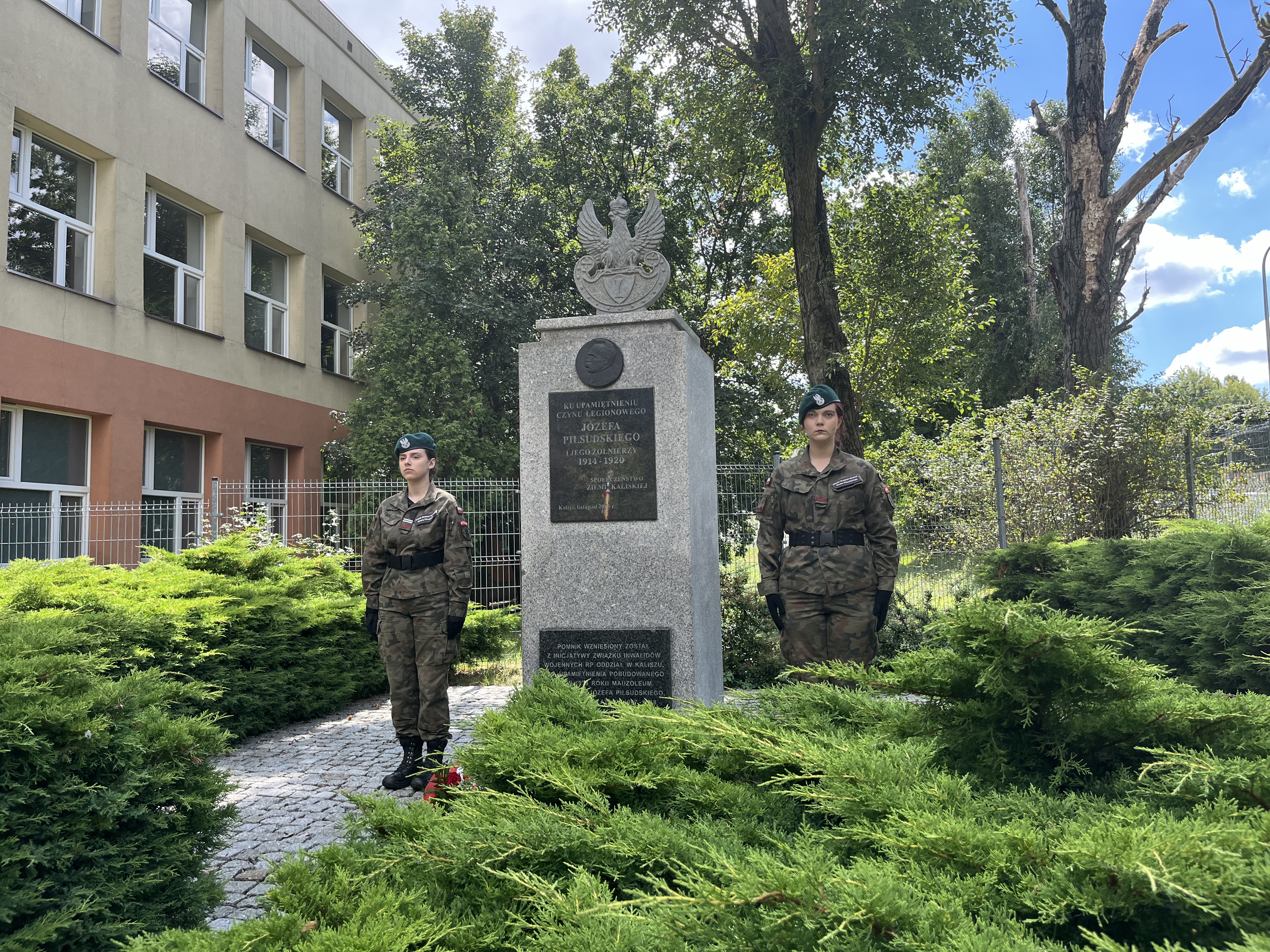 Wymarsz Pierwszej Kompanii Kaadrowej - Danuta Synkiewicz - Radio Poznań