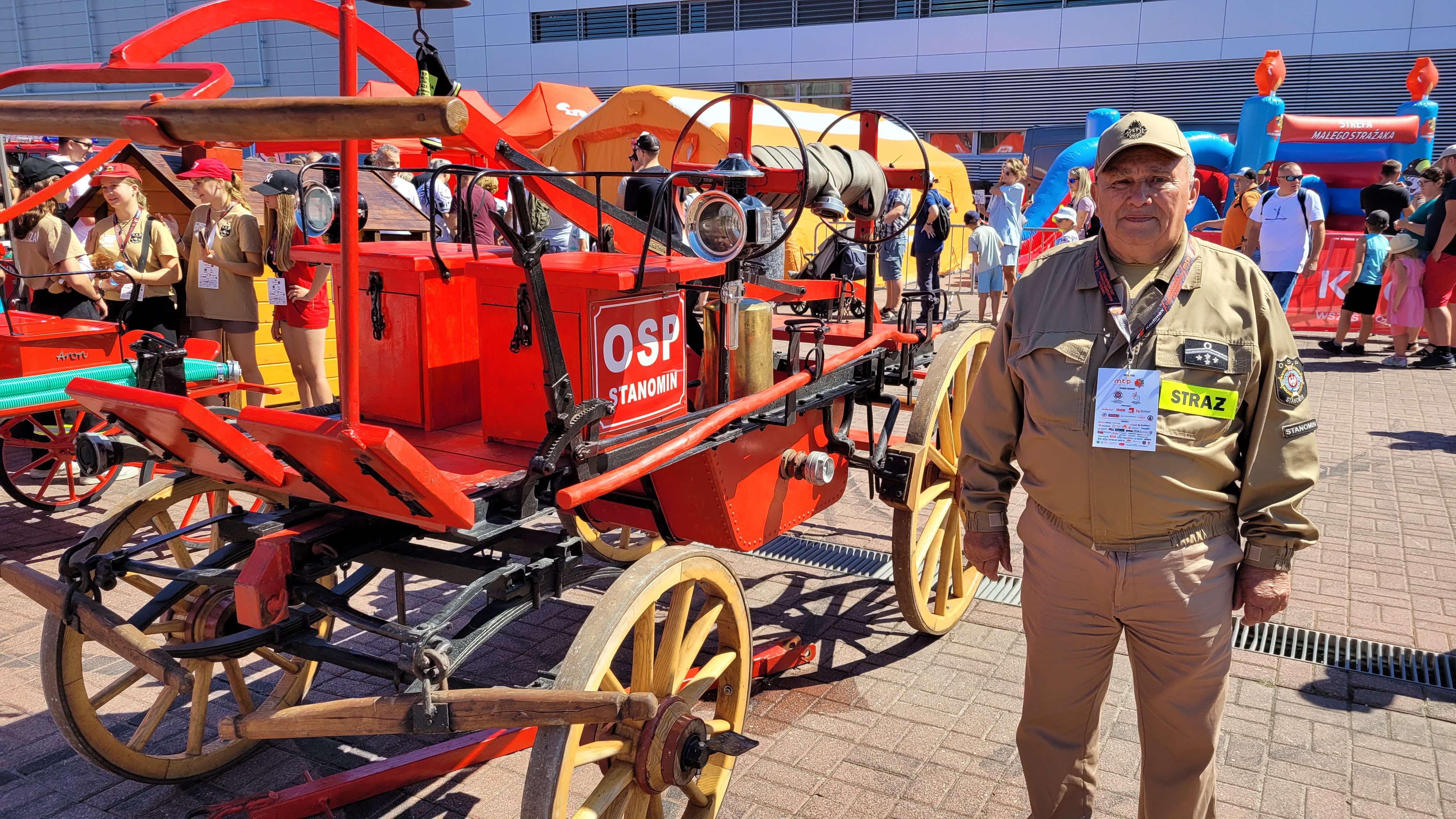Historia straży pożarnej w Poznaniu. 82-letni prezes OSP prezentuje powojenny wóz - Krzysztof Polasik - Radio Poznań