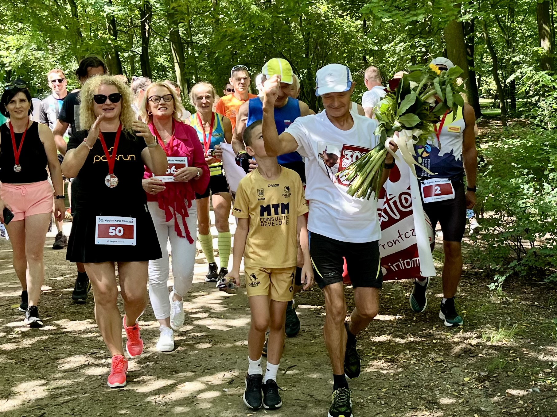 Marek Frontczak symbolicznie okrążył ziemię! To jego trzysetny maraton - Danuta Synkiewicz - Radio Poznań