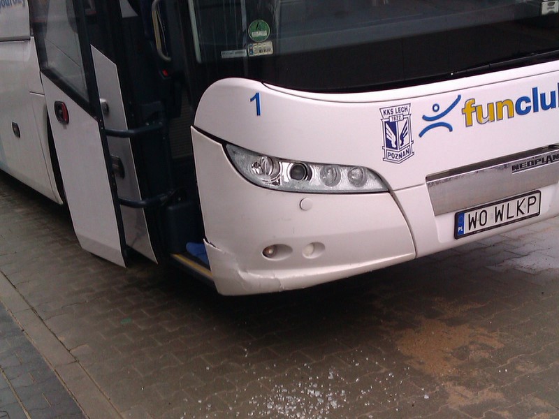 Autobus Lecha Poznań - stłuczka - Grzegorz Hałasik