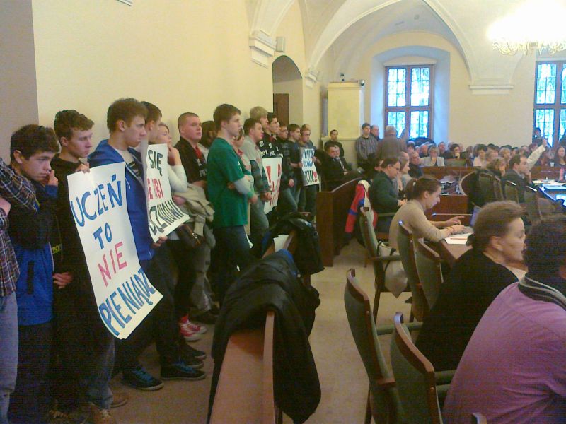 Protest i awantura na komisji - szkoły - Wojciech Chmielewski - Radio Merkury