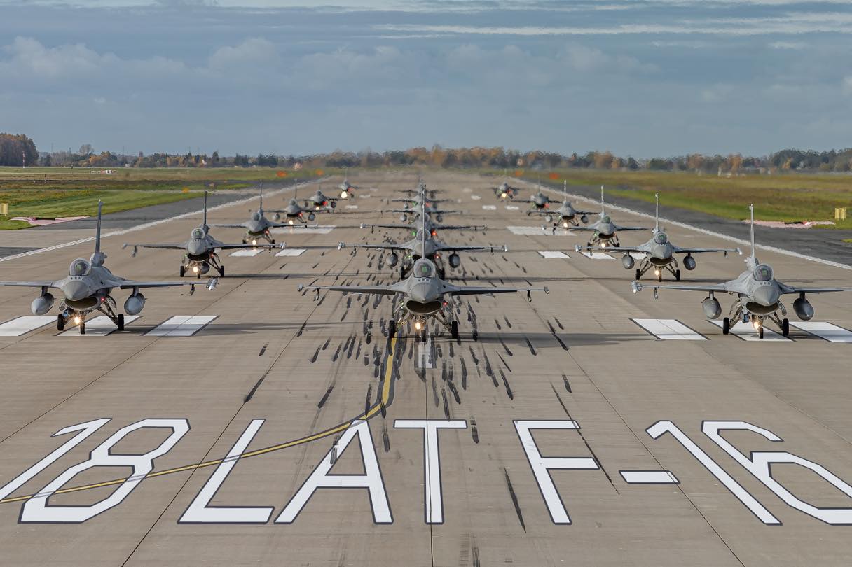 18 lat f16 - 31 Baza Lotnictwa Taktycznego Poznań-Krzesiny
